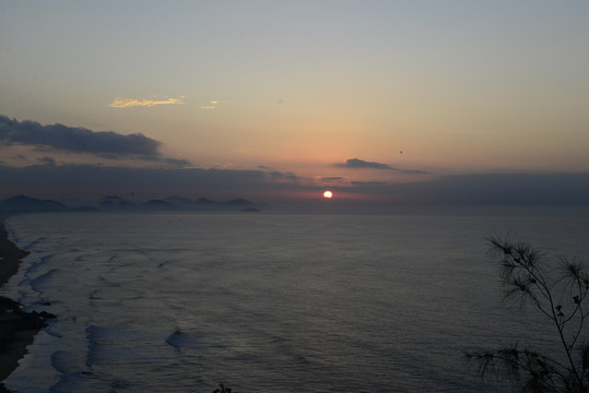 广东阳江海陵岛十里银滩日出