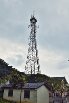 广播电视信号发射铁塔