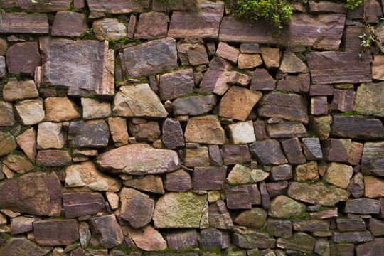 石块堆砌墙