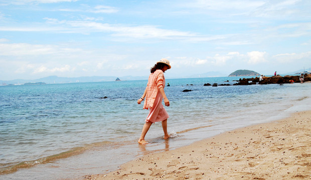 沙滩海水美女