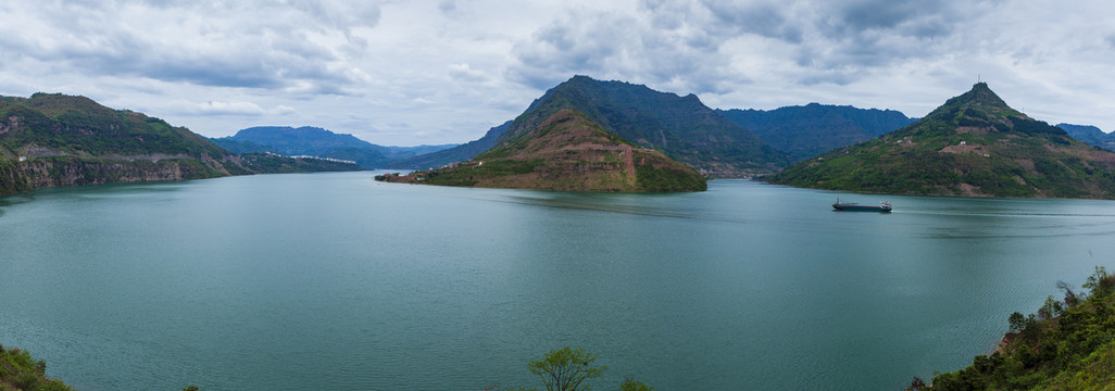 宜宾金沙江向家坝库区自然山水