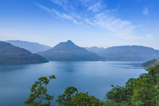 宜宾金沙江山水自然风光与船