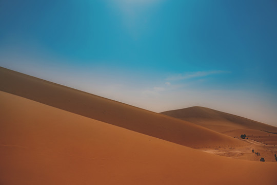 鸣沙山的沙漠一景