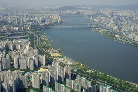 俯瞰首尔汉江及城市风光