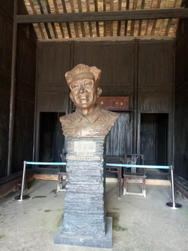 周立波故居