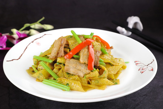 豆皮炒肉