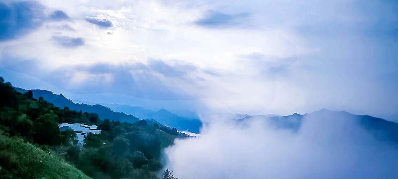 晨曦远山