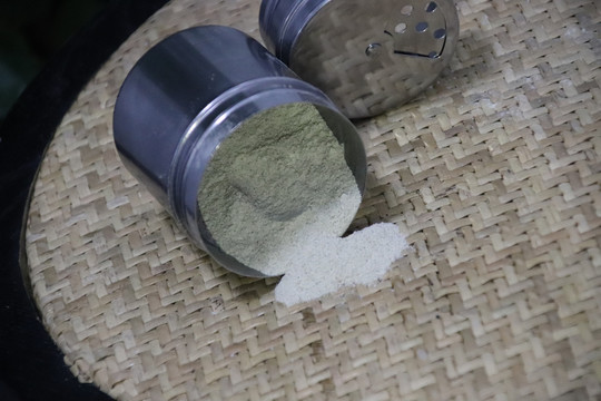撒佐料罐子椒盐孜然粉