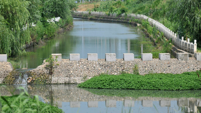 小水坝