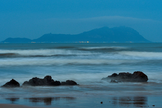 海浪礁石