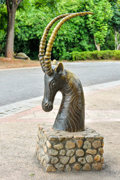 羚羊雕像