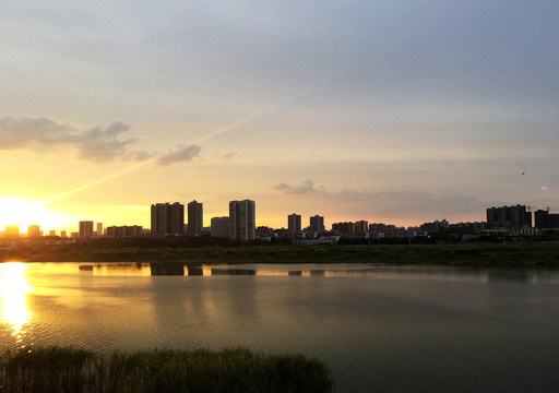 长沙浏阳河鸭子铺日落全景