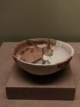 马家浜文化博物馆新石器陶盆