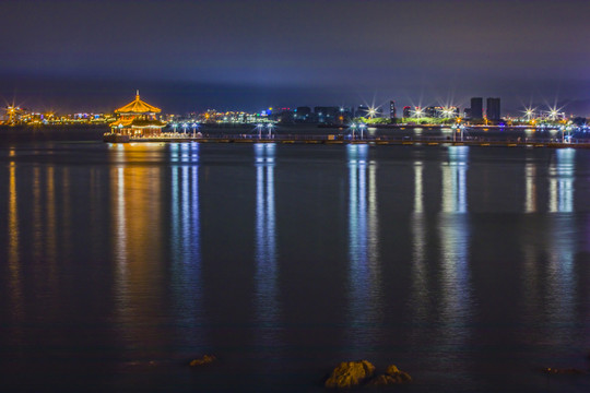 青岛栈桥夜景