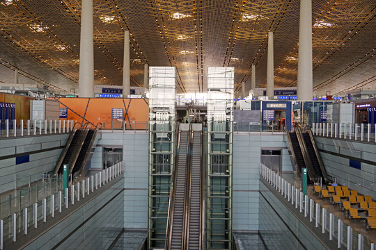 北京首都国际机场国际厅电梯设施