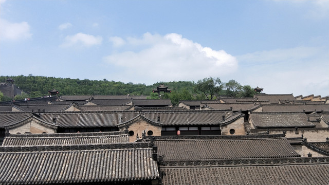 依山傍水古建筑