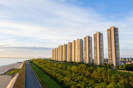 浙江杭州钱塘江沿岸的高层住宅