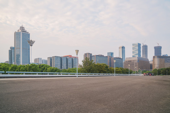 中国南京城市CBD建筑和公路