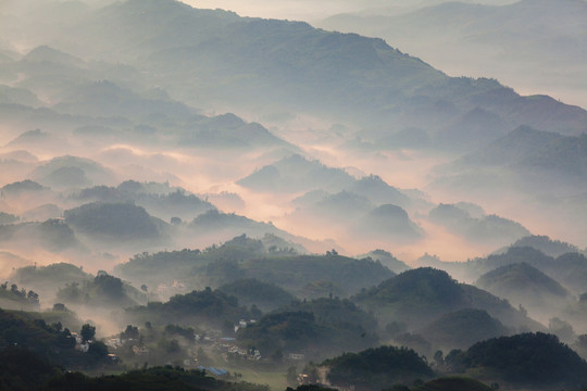 蜀南竹海朝霞山峦自然风光