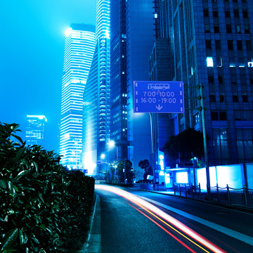 上海浦东陆家嘴城市道路夜景