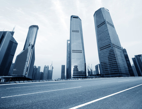 上海陆家嘴城市道路和高层建筑