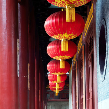 中国寺庙的红灯笼