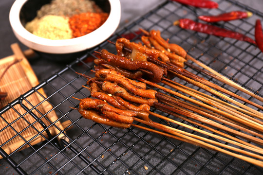 炭烤香辣鸭肠烤串鸭肠烧烤小串