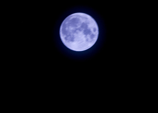 圆月圆月亮蓝月亮