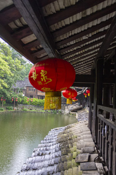 风雨桥桥顶盖瓦特写