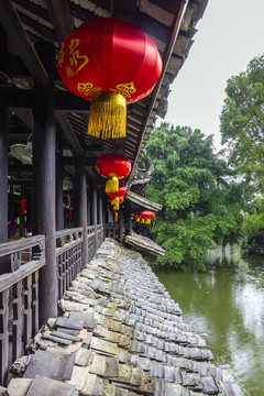 风雨桥长廊式走道侧外视图