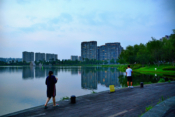 成都锦城湖暮色