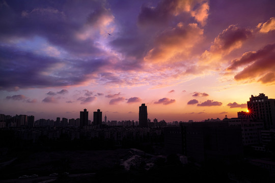 楼顶拍摄夕阳落日