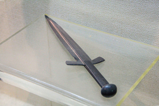 新疆伊犁州博物馆宝剑