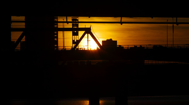 铁路桥黄昏