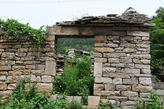 古老的小山村