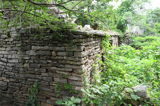 古老的小山村