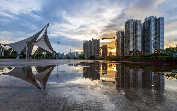 黄昏在建高楼