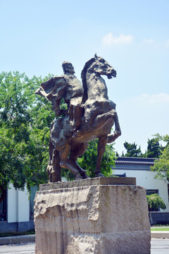 明太祖朱元璋石雕像