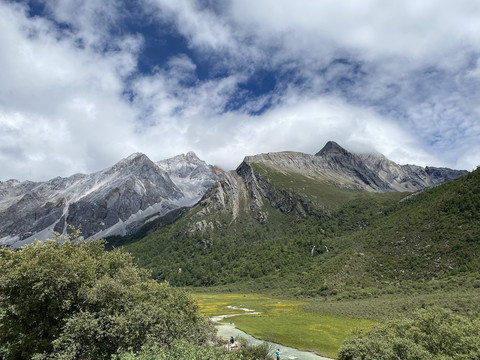 高原山峰河流