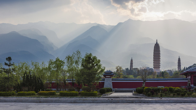 大理崇圣寺三塔苍山耶稣光