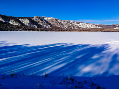 冬季冰雪乌苏浪子湖