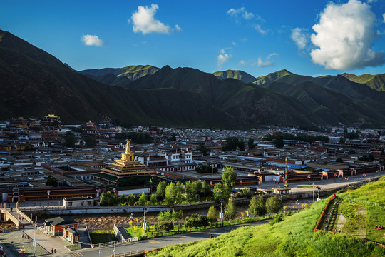 甘肃甘南拉卜楞寺夕照全景