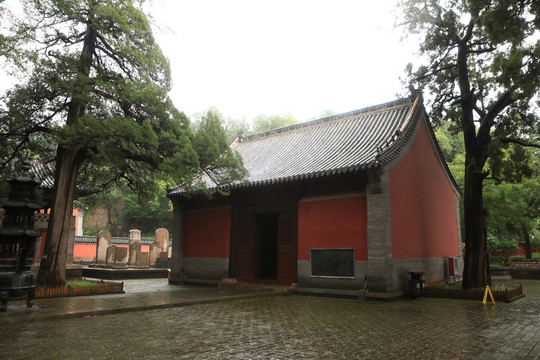 灵岩寺