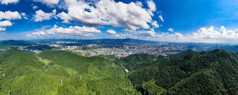 航拍山中城湖南怀化市全景图