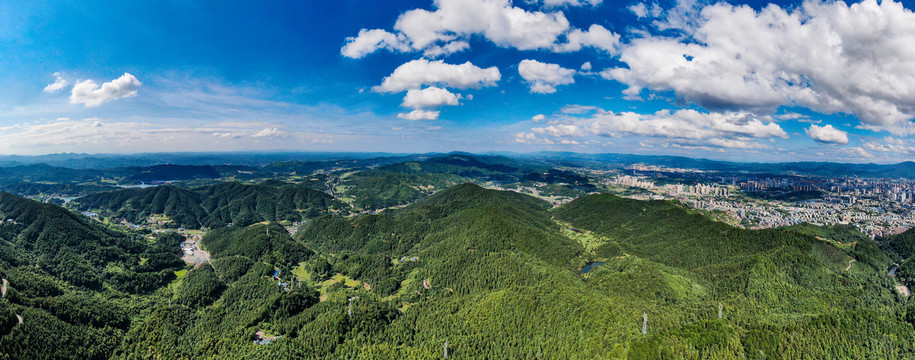 航拍山川丘陵全景图