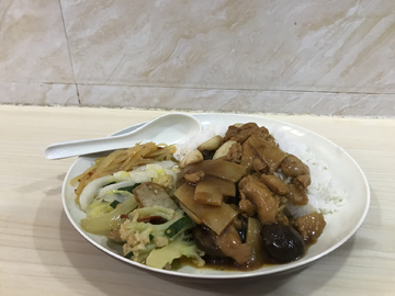 香菇滑鸡饭图片