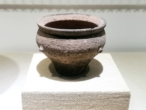 半坡文物新石器时代附加堆纹陶罐