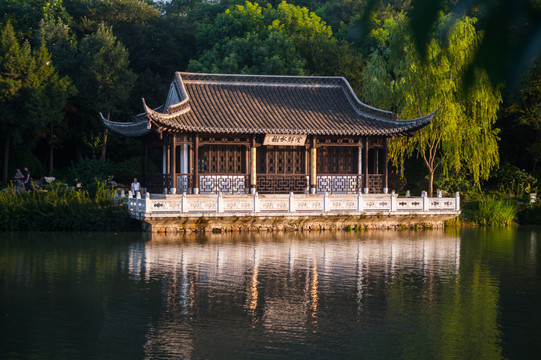 瘦西湖澄鲜水榭外景