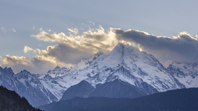 云南德钦梅里雪山自然风光