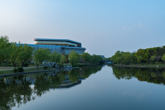 上海汽车博览公园建筑夜景